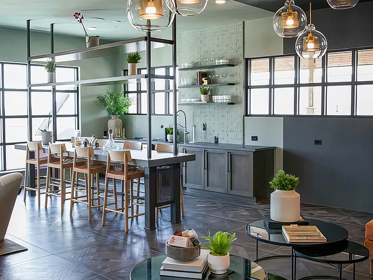 Intimate dining area with wet bar and plateful seating