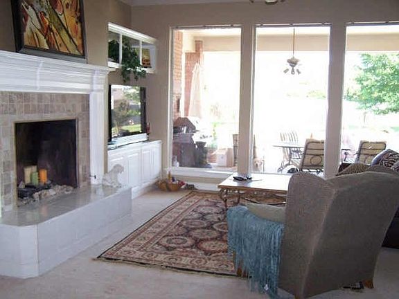 2nd image of 712 Saint Johns Dr