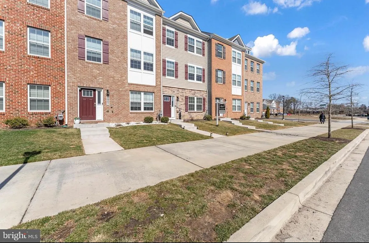 Building Photo - 8805 Mimosa Ave #1