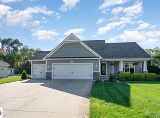 1198 Woodfield Trl, Hemlock, MI 48626