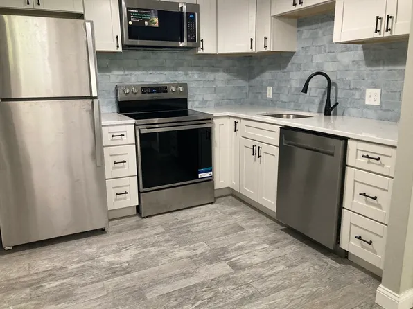 7 Birchwood Point #204, Amesbury, MA 01913