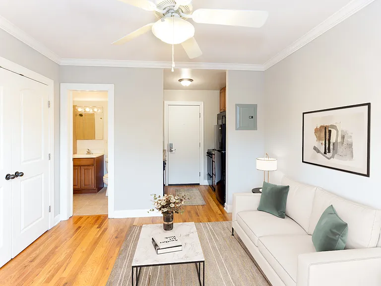 2046 N. Orleans — Photo 14