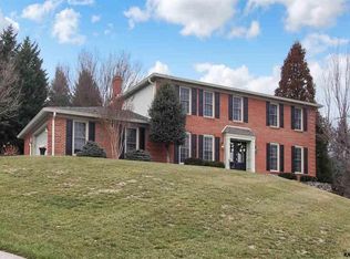 3720 Rimrock Rd, York, PA 17402