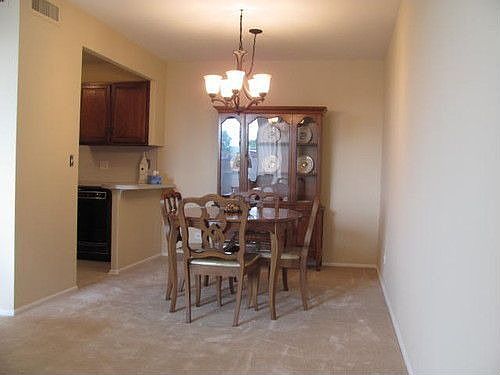 5th image of 850 Wellington Ave Unit 402