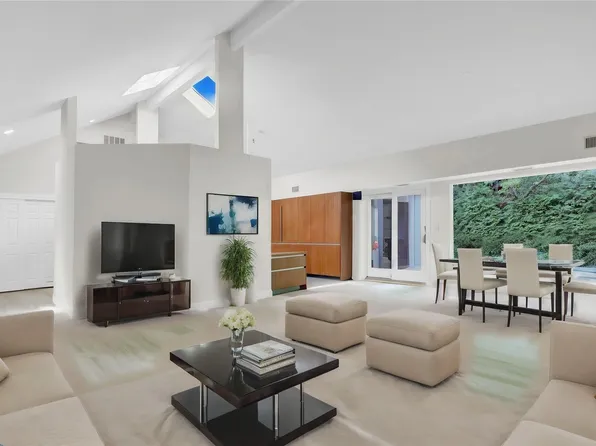 90 Sawtooth Cove #90, Port Jefferson, NY 11777