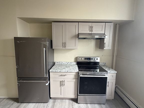 3rd image of 1328 N Washington St #F
