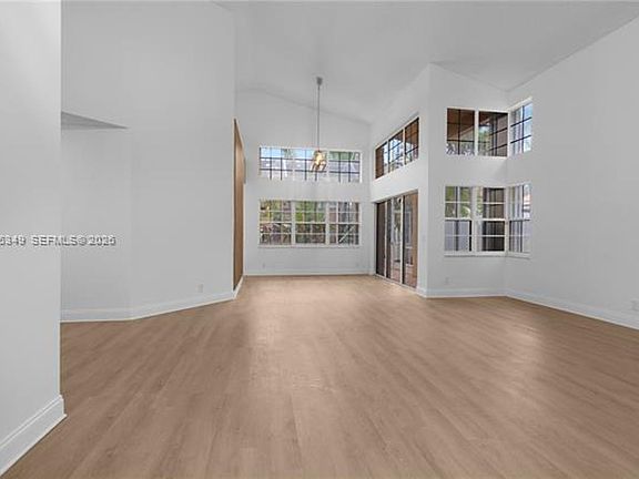 3rd image of 1525 Seabay Rd #1525