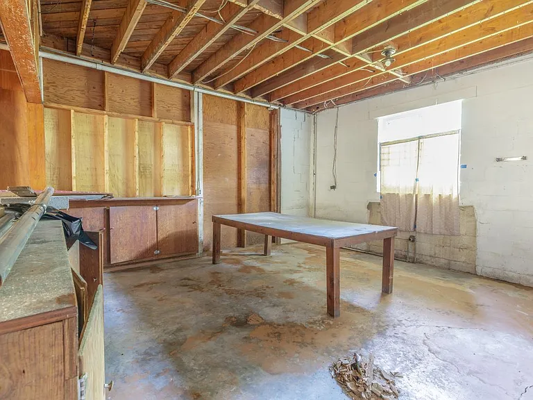 505 N Market St — Photo 21
