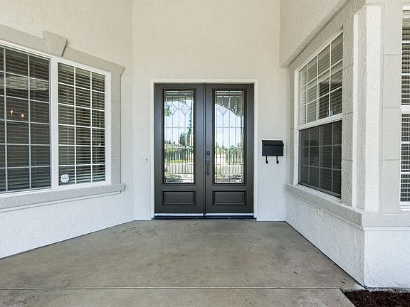 5th image of 11413 Clementina Ct