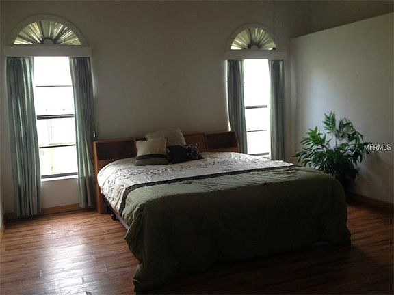 5th image of 1519 Thornhill Cir