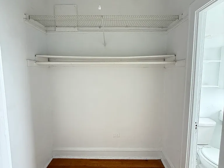 2859 W Berteau Ave #2B — Photo 13