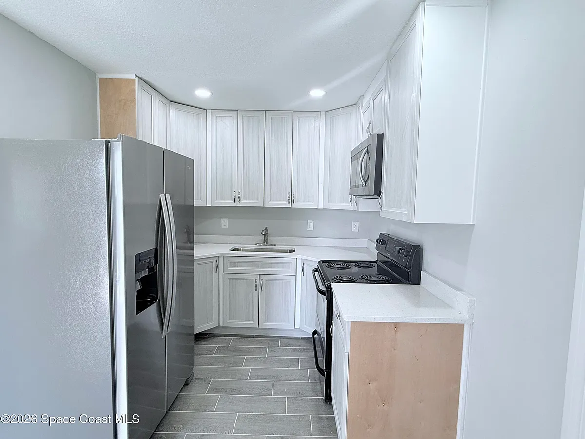 Building Photo - 2556 Sarno Rd