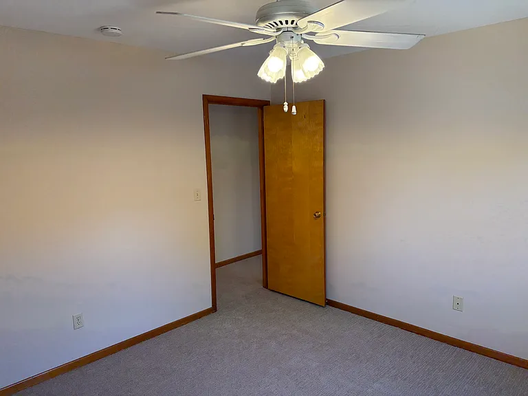 77 Heald St — Photo 16