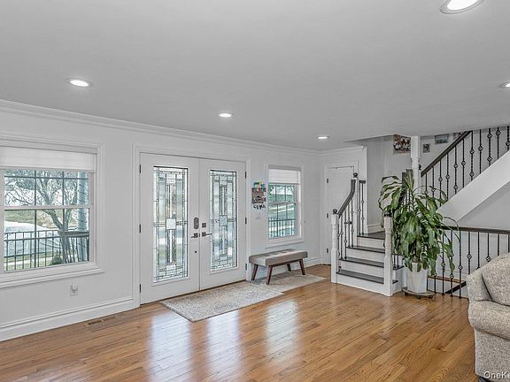 5th image of 7 Sebree Place