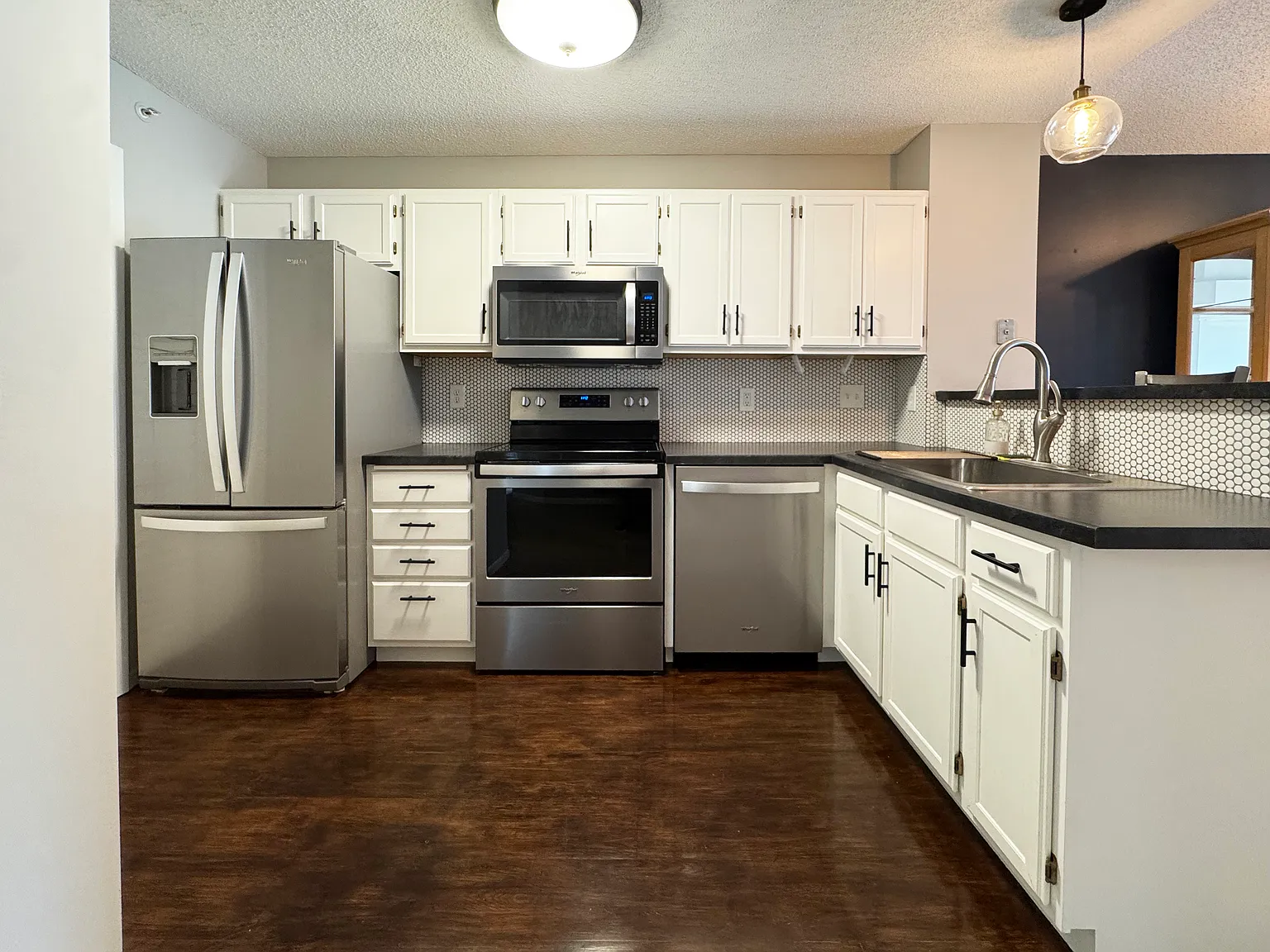 2 bed, 982 sqft, $2,500 — Photo 4