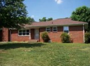 106 Seminole Dr, Maryville, TN 37804