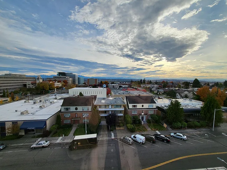 Peninsula — Photo 24