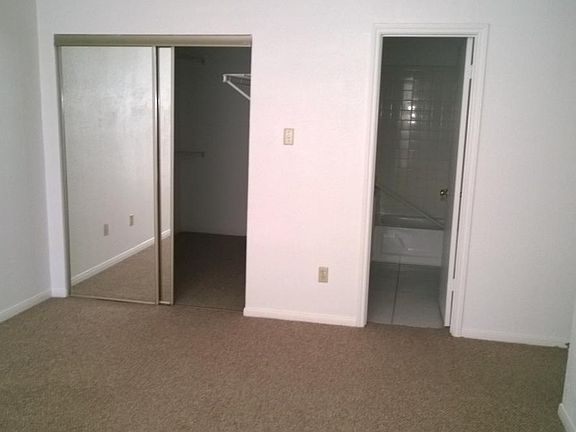 1st_BedRoom with Walk in Closet