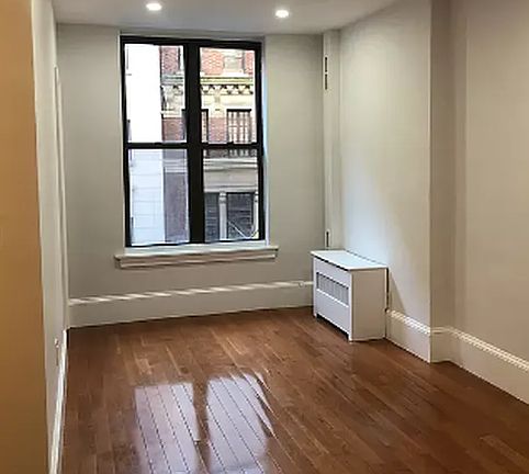 3rd image of 43 W 55th St #3B