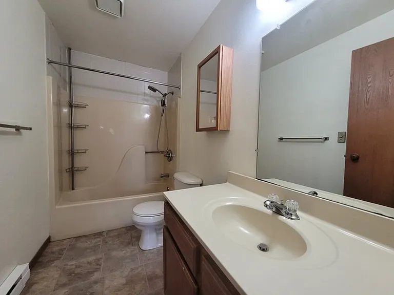 2129 Michelle Ct — Photo 8