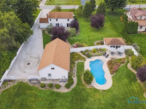 5941 Seaman Rd, Oregon, OH 43616