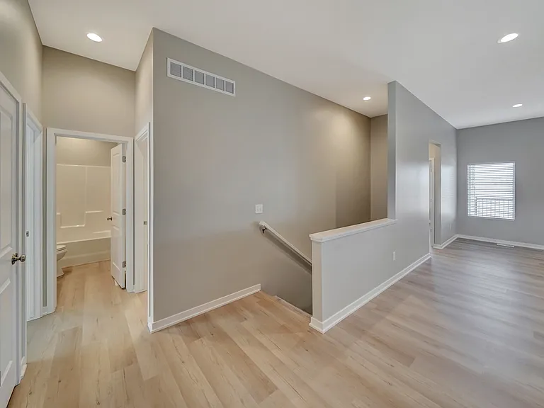 9033 S 42nd St — Photo 26