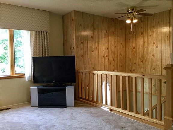 3rd image of 11 Pembrooke Dr