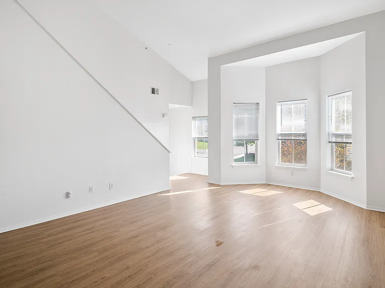 Kinwood Apartments — Photo 44