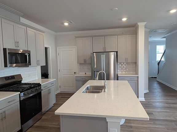 2nd image of 1127 Aberleigh Ln