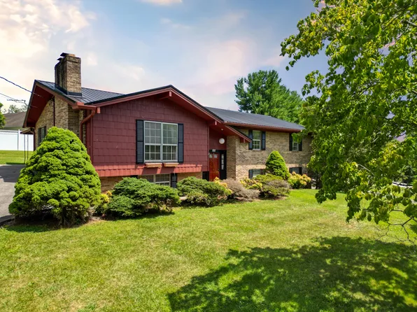 105 Greenfield Ct, Greeneville, TN 37745