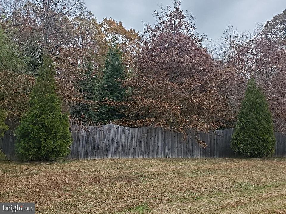 2nd image of 981 Folkstone Dr