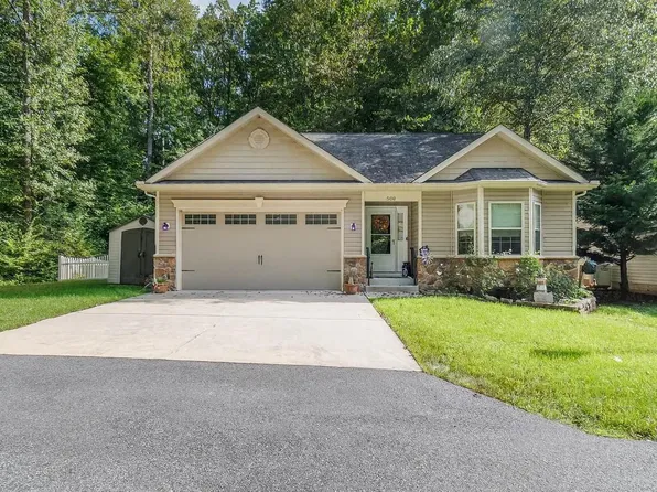 500 Falcon Pl, Prince Frederick, MD 20678