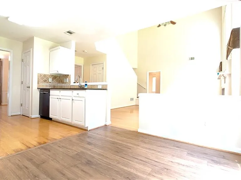 135 Friars Head Dr — Photo 6
