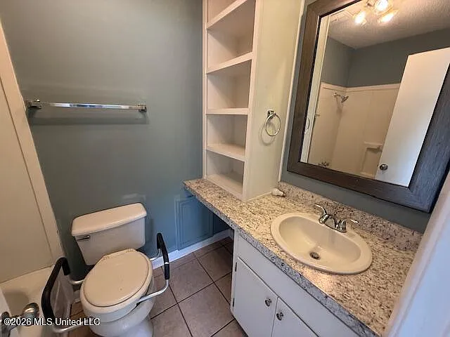 125 Clarence Dr — Photo 9