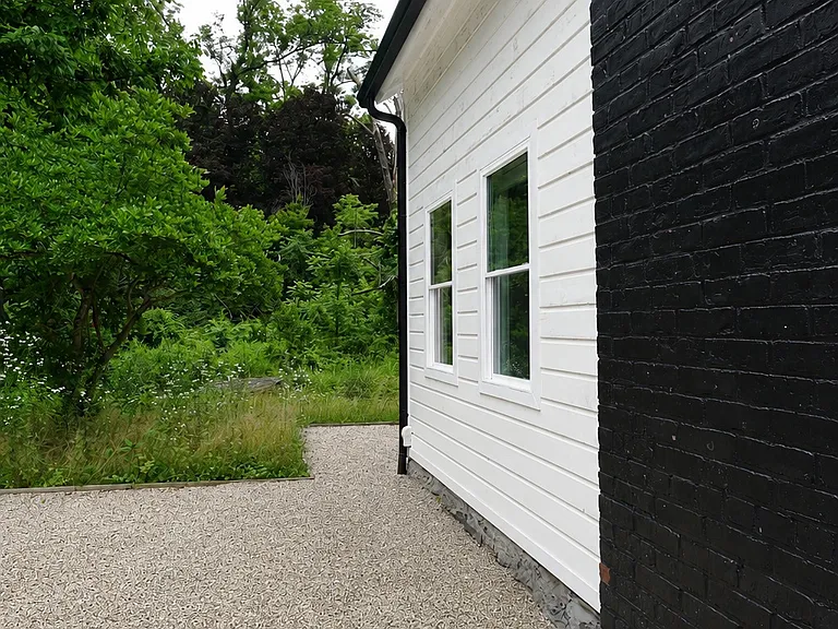 490 Mill St — Photo 9