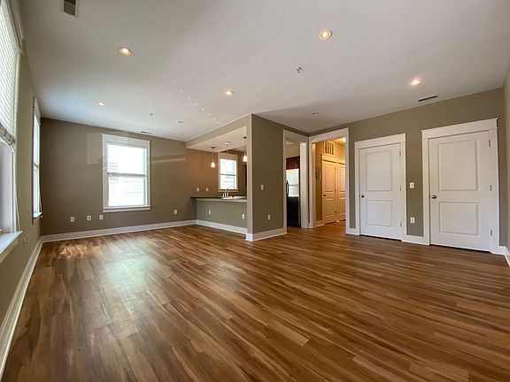 2nd image of 425 E Hillside Dr #1-4
