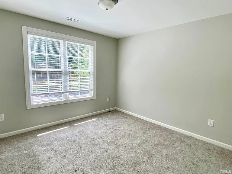 207 Lake Dr — Photo 23