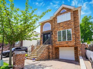 42 Brookside Loop, Staten Island, NY 10309