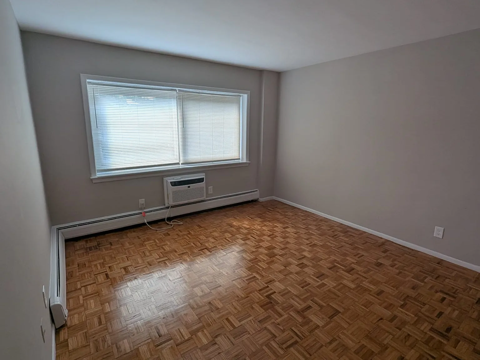 1 bed, 700 sqft, $1,950 — Photo 4