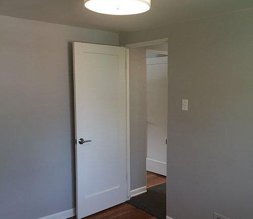 2nd image of 1823 E Warren Ave #1823