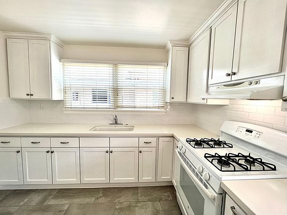 5th image of 1747 Centinela Ave #B