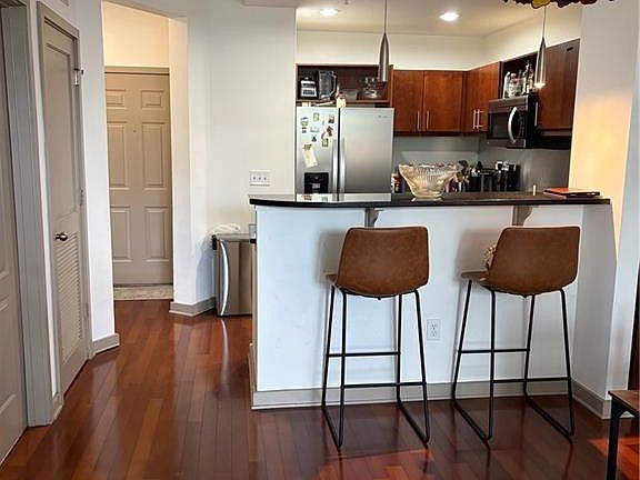 4th image of 390 17th St NW Unit 4067