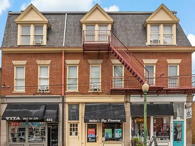 425 Walnut Street (Full Service) — Photo 2