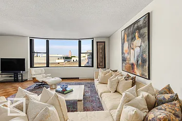 1001 Fifth Avenue, #10C