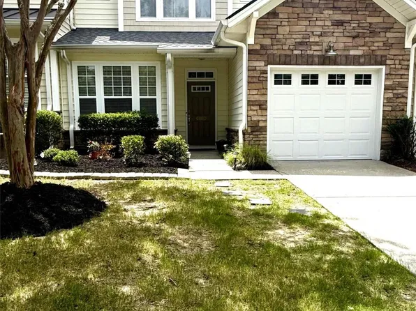 555 Pine Links Dr, Tega Cay, SC 29708
