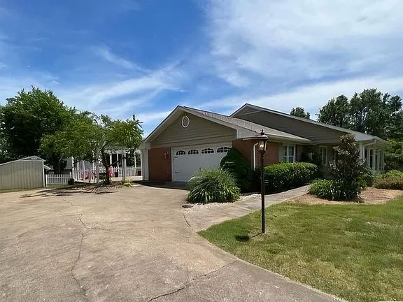 2nd image of 707 Dowell Dr