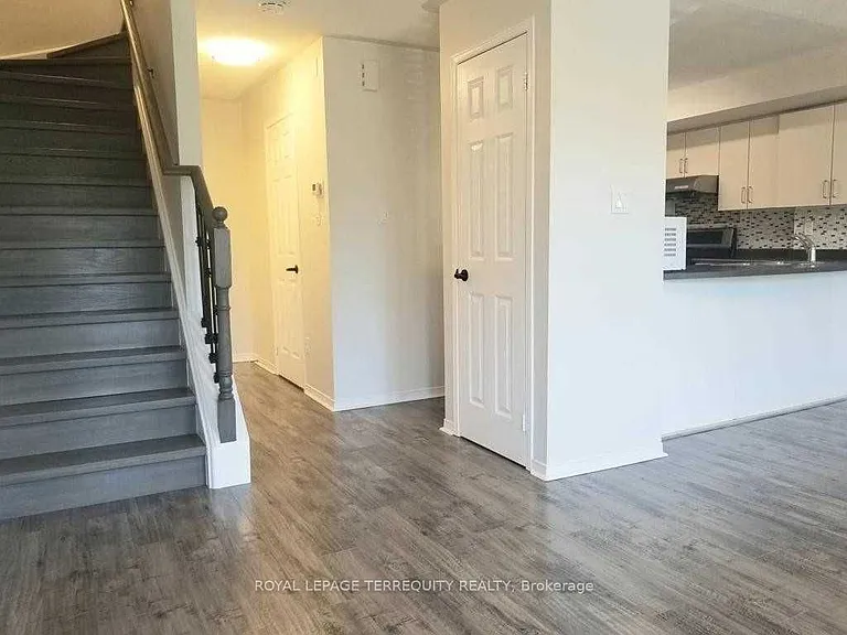 310 John St #326 — Photo 2