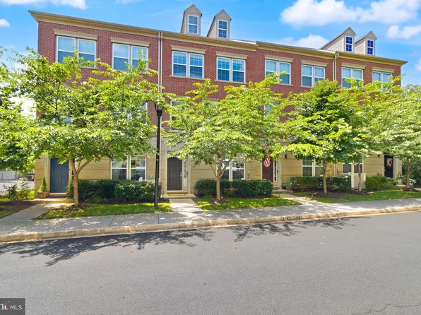 16013 Haygrath Pl, Gainesville, VA 20155