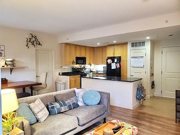 4th image of 820 N Pollard St APT 209
