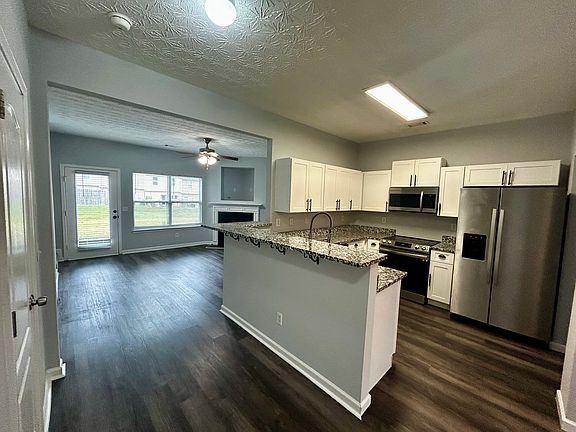3rd image of 6214 Ellenwood Dr